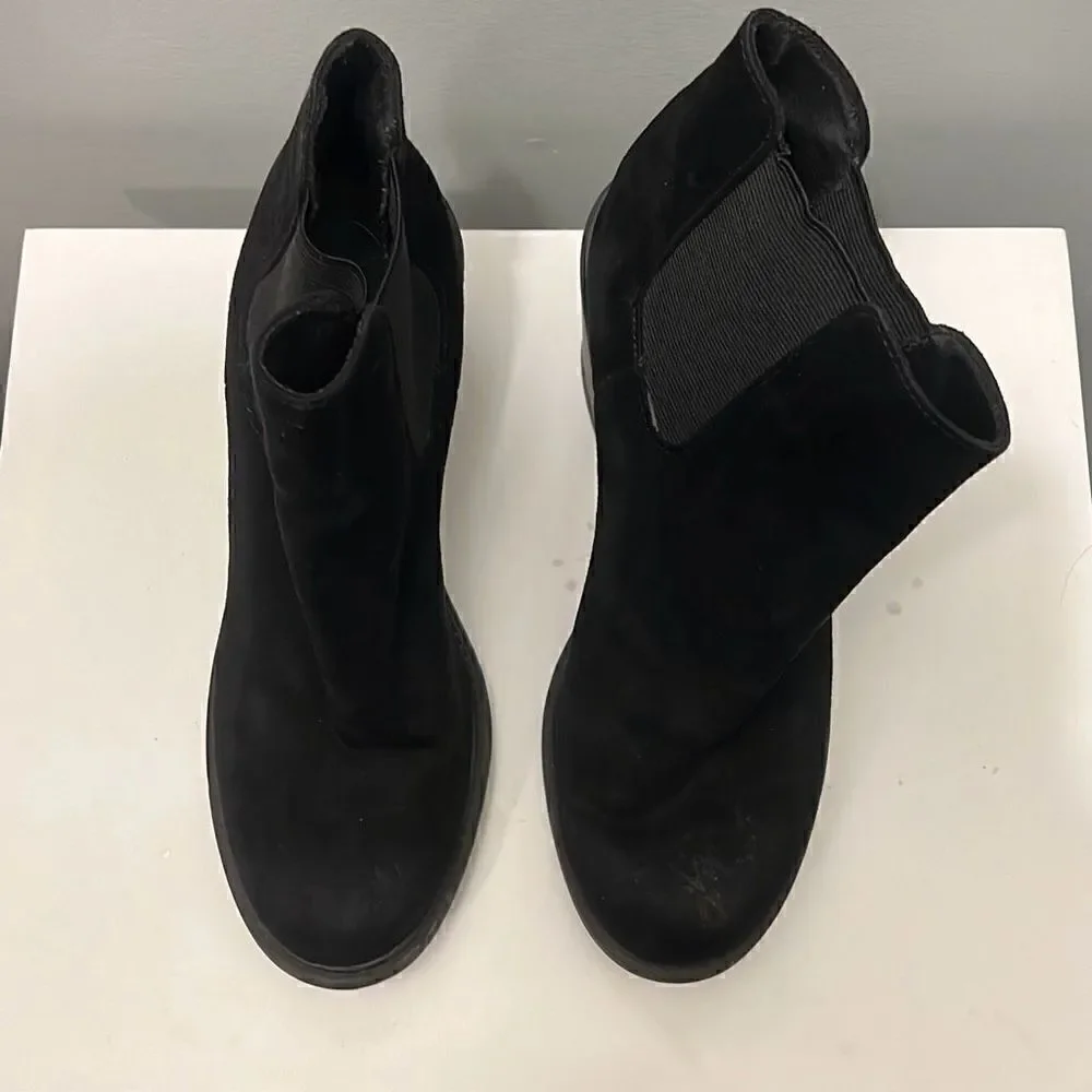 Merona Women's Black Classic Wedge Heel Slip On Slimming Ankle Boots Size 8